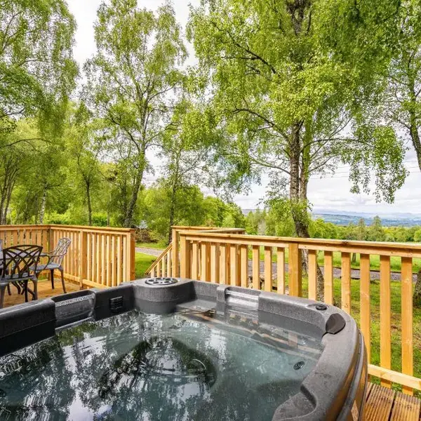 Bracken Lodge 15 with Hot Tub