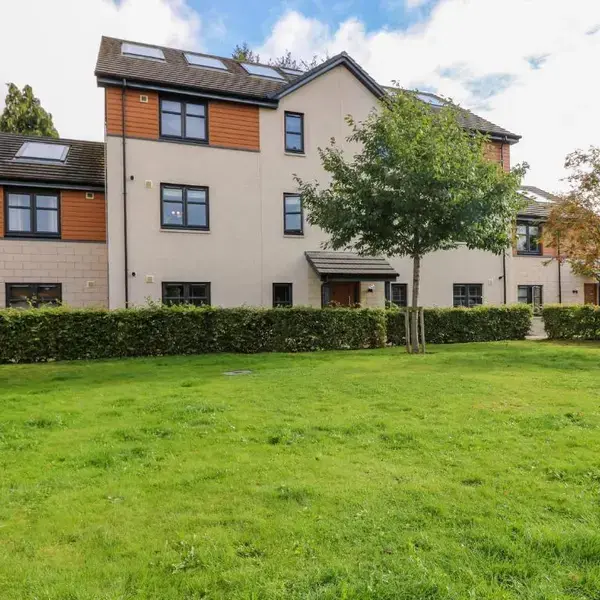 11 Ambleside Court