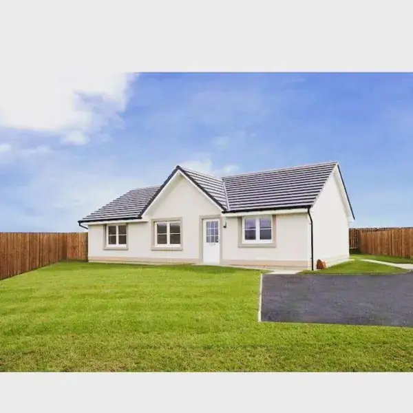 3 bedroom detached house
