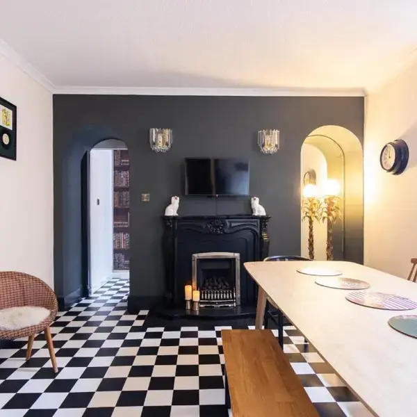 Lachie's Townhouse
