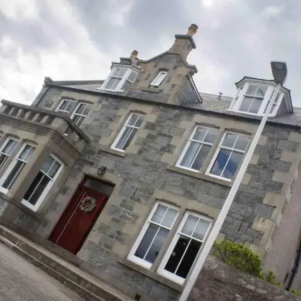 Crannoch Self Catering - 10 bedroom former hotel