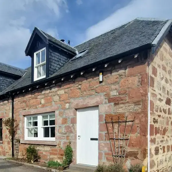 North Coast Property - Avoch Beach House - Luxury house with sea views