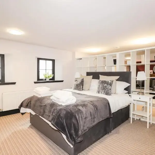 Mary Ann Apartment