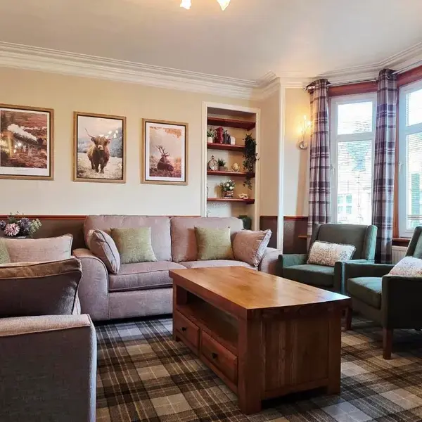 Inverness City 4 Bedroom house free parking