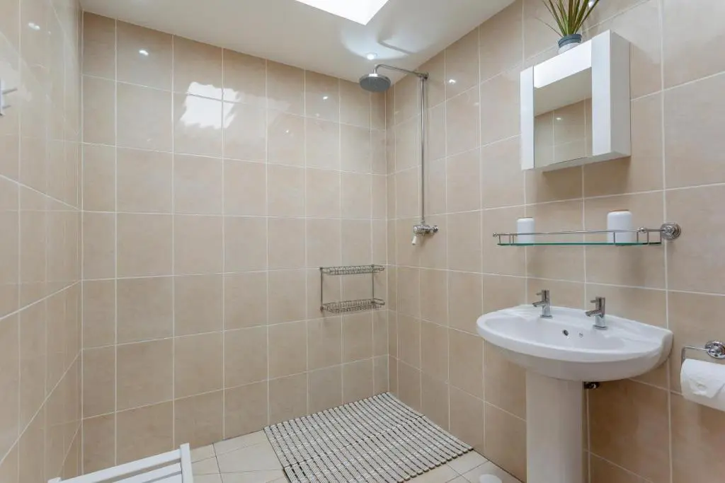 a bathroom with a sink and a toilet at 2 Bed in Insch oc-t30986 in Colpy