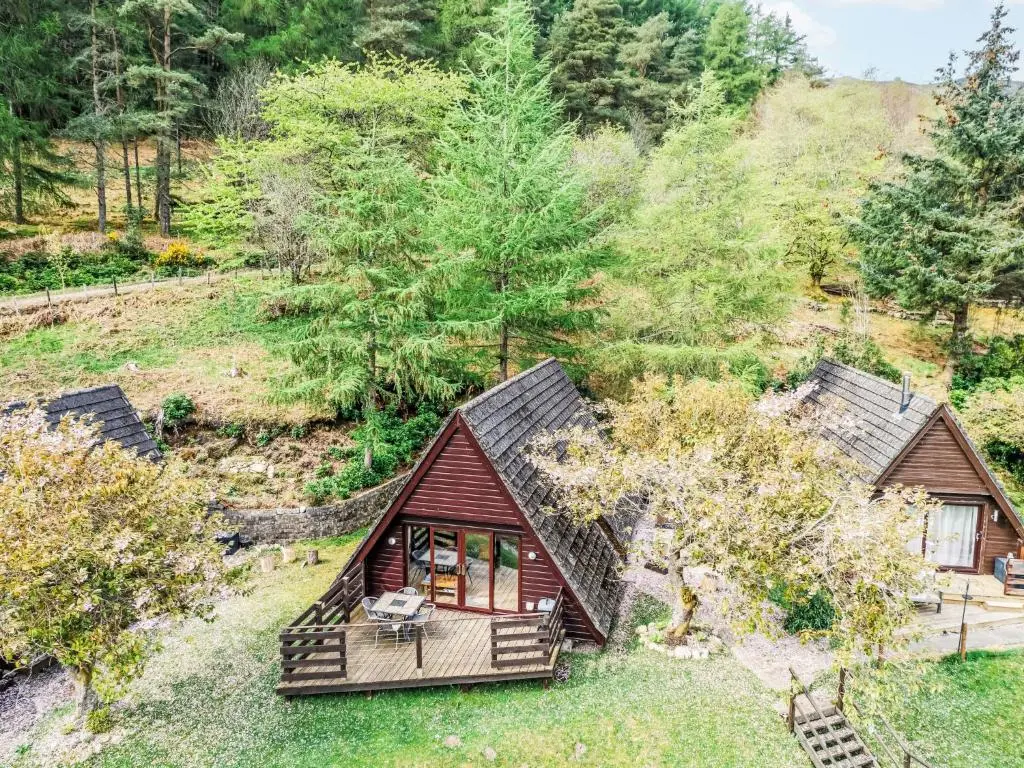 an overhead view of a cabin in a forest at Chalet Heron Lodge by Interhome in Spean Bridge