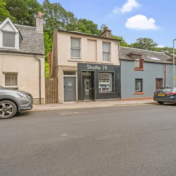 Haugh 4 Bedroom House - Inverness