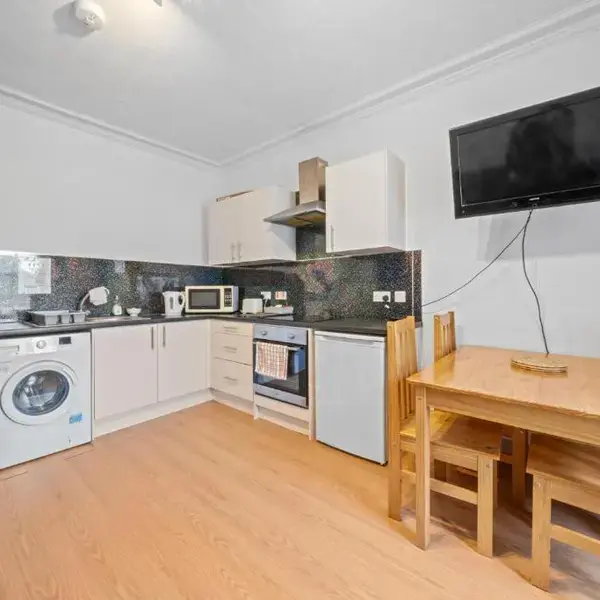 2 Bedroom Inverness Apartment - Perfect Location