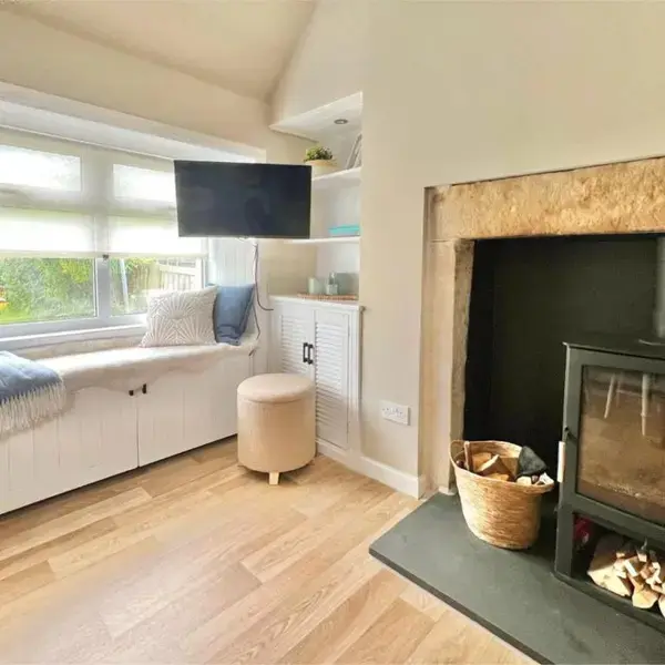 Seatown Cottage - Stone's throw from beach
