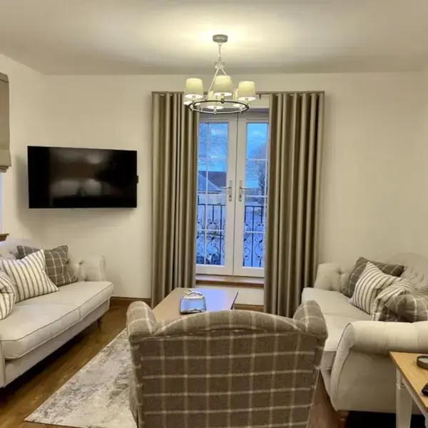 Royal Gardens Apartment 19