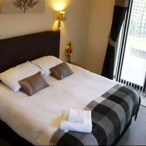 Ban Car Hotel