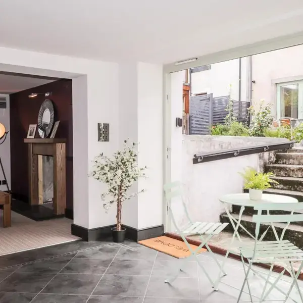 Mary Ann Apartment