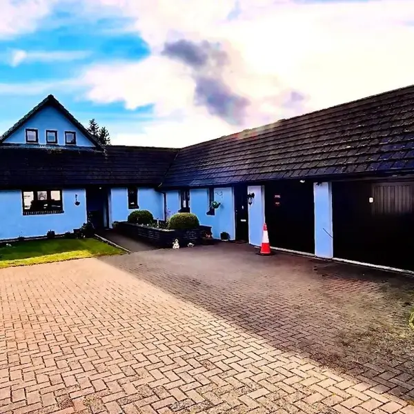 Lindas Retreats Self catering accommodation 1 bedroom cottage or 3 bedroom House