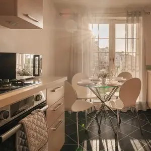 Mackie Residence - SJA Stays - 3 Bed Apartment with parking