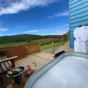 Ledmacoy Shepherds Huts