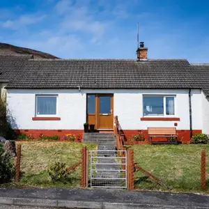 North Coast Cottage - Coastal Highland Retreat with Sea Views