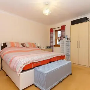 2 Bed Cottage Sleeps 4-Pets Welcome-Private Garden