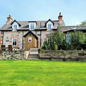 Cosy Spacious Highland Cottage