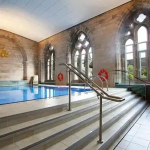 Moat House - Highland Club