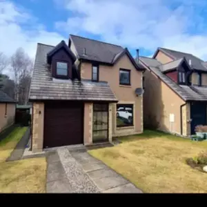 6 Carn Dearg House