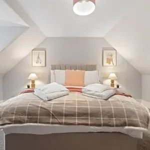 Leo Apartment - 4 Bedroom Flat in Nairn