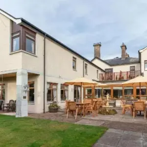 Westend Hotel & Bar