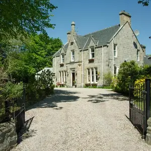 Ravenscourt House