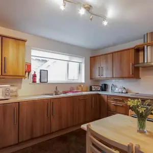 Beachview-Holiday Flat 2- Sleeps8
