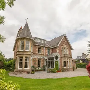 Chrialdon House