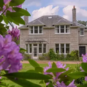 Haven Retreat Scotland - Large 4 Bed House with Woodland garden