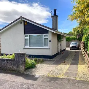 'Edgewood' - spacious detached bungalow